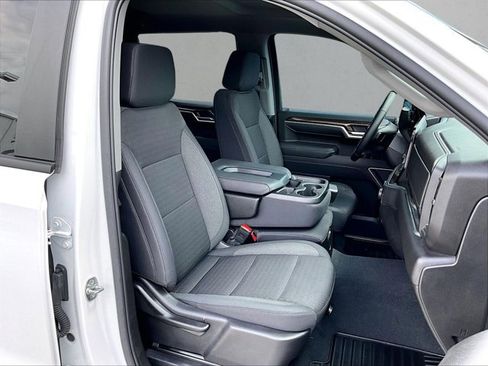 Used 2025 Chevrolet Silverado 1500 LT image 9