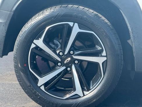 Used 2023 Chevrolet TrailBlazer RS w/ Sun and Liftgate Package AWD/4WD image 13