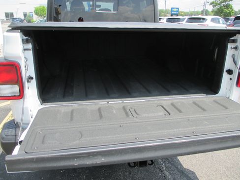 Used 2023 Jeep Gladiator Sport AWD/4WD image 10