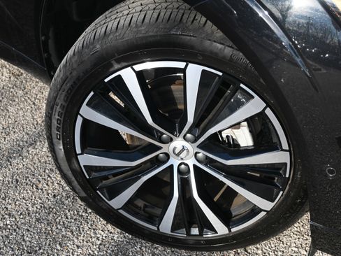 Used 2025 Volvo XC60 B5 Plus image 25