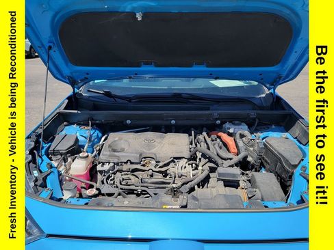 Used 2019 Toyota RAV4 LE w/ Carpet Mat Package AWD/4WD image 21