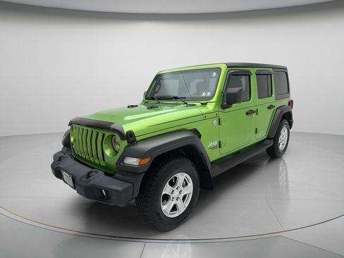 Used 2018 Jeep Wrangler Unlimited Sport S AWD/4WD image 3