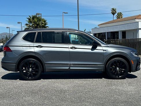 Used 2021 Volkswagen Tiguan SE R-Line image 3