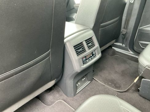 Used 2023 Volkswagen Atlas SE w/ Panoramic Sunroof Package AWD/4WD image 23