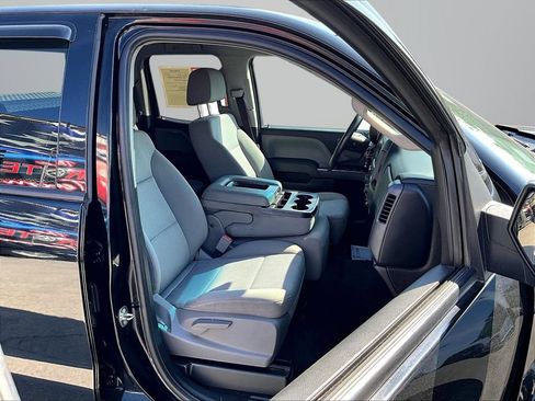 Used 2018 Chevrolet Silverado 1500 Custom w/ Custom Convenience Package AWD/4WD image 8