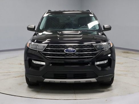 Certified 2023 Ford Explorer XLT w/ Equipment Group 202A AWD/4WD image 7