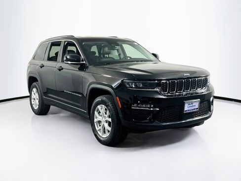 Used 2023 Jeep Grand Cherokee Limited AWD/4WD image 3