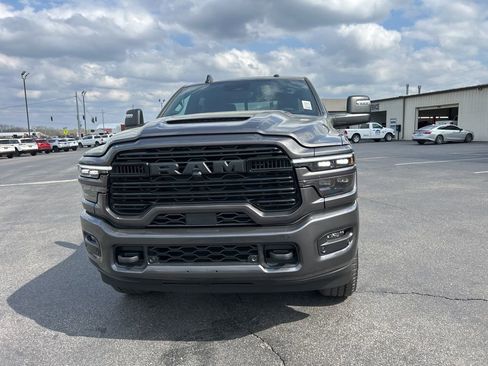 New 2026 RAM 2500 Laramie w/ Night Edition AWD/4WD image 8