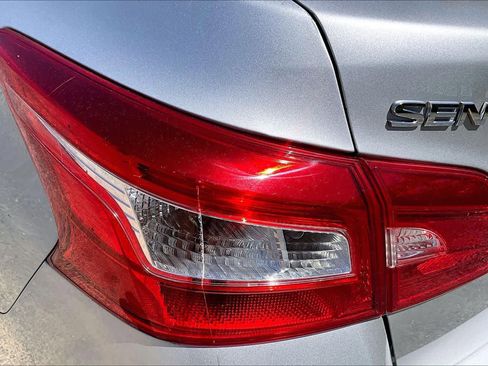 Used 2018 Nissan Sentra SL FWD image 29