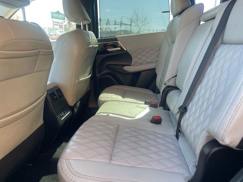 Used 2023 Mitsubishi Outlander SEL image 16