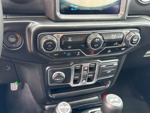 Certified 2023 Jeep Wrangler Unlimited Sahara AWD/4WD image 31