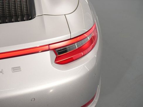Used 2019 Porsche 911 Carrera 4 AWD/4WD image 24