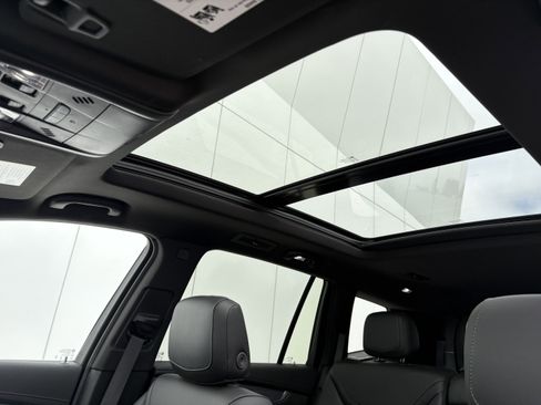 Used 2024 Cadillac XT6 Luxury w/ LPO, Floor Liner Package AWD/4WD image 17