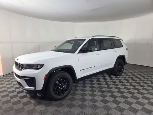 New 2026 Jeep Grand Cherokee L 2WD image 4