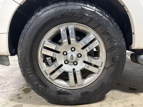 Used 2010 Ford Explorer Limited image 28