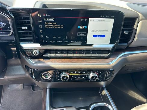 Used 2024 GMC Sierra 1500 SLT w/ SLT Premium Package AWD/4WD image 28