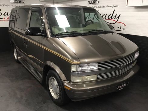 Used 1999 Chevrolet Astro image 2