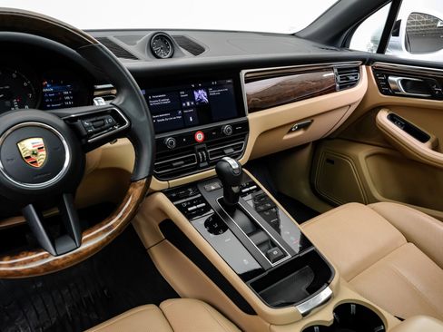 Used 2024 Porsche Macan image 28