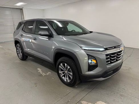 New 2026 Chevrolet Equinox LT image 3