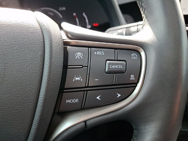 Used 2025 Lexus UX 300h FWD w/ Accessory Package (Z2) image 22