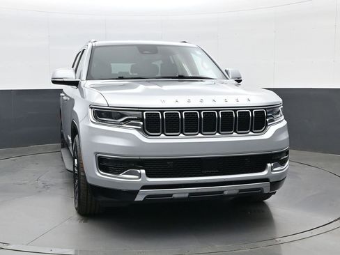 Used 2022 Jeep Wagoneer Series III image 2