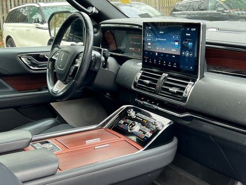 Certified 2023 Lincoln Navigator Reserve image 11