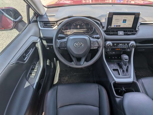 Used 2025 Toyota RAV4 XLE w/ Convenience Package FWD image 16