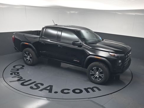 Used 2024 GMC Canyon AT4 w/ AT4 Premium Package AWD/4WD image 23