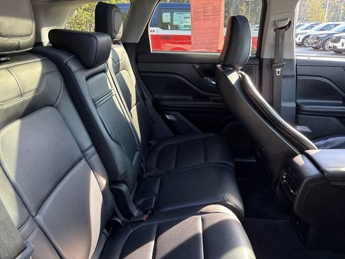 Used 2021 Lincoln Corsair AWD w/ Premium Package image 32