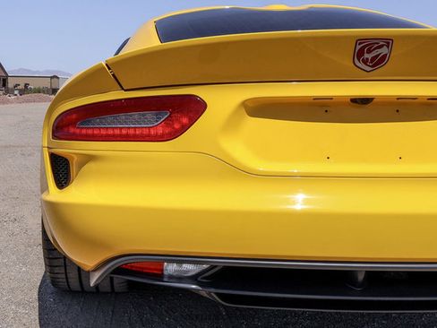 Used 2014 SRT Viper SRT-10 w/ Grand Touring Package RWD image 50