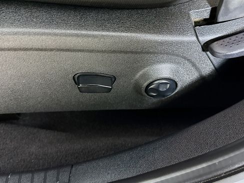 Used 2020 Dodge Journey SE w/ SE Popular Equipment Group image 22