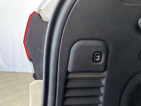 Certified 2020 Jeep Grand Cherokee Altitude image 37