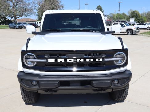 Used 2025 Ford Bronco Outer Banks AWD/4WD image 2