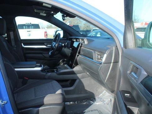 Used 2025 GMC Terrain Elevation image 11