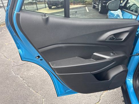 Used 2025 Chevrolet Trax RS w/ Driver Confidence Package image 22