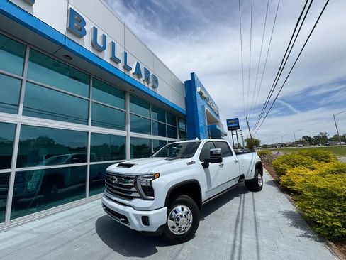 New 2026 Chevrolet Silverado 3500 High Country w/ High Country Premium Package AWD/4WD image 1