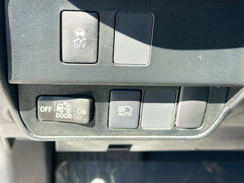 Used 2021 Toyota Tacoma SR5 w/ SR5 Appearance Package (SM) image 30