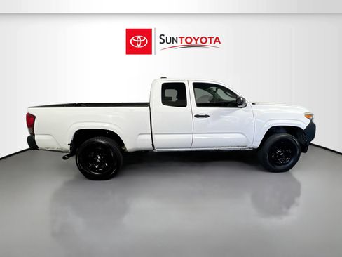 Used 2020 Toyota Tacoma SR image 2