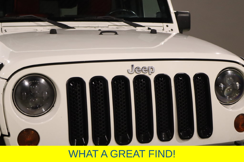 Used 2010 Jeep Wrangler Unlimited Sahara w/ Mopar Chrome Edition Group AWD/4WD image 14