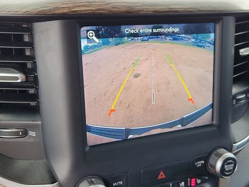 Used 2020 RAM 1500 Laramie AWD/4WD image 23