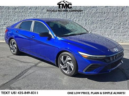 Used 2025 Hyundai Elantra Sport FWD image 1