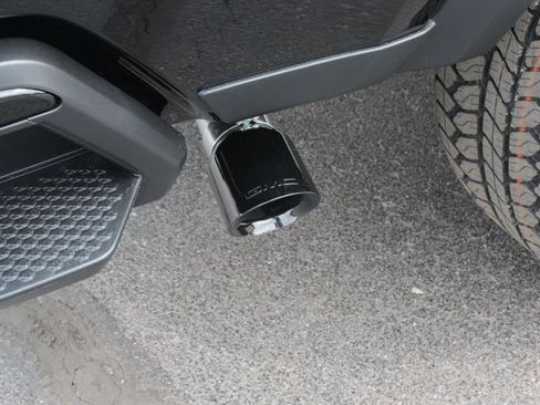 New 2026 GMC Canyon Denali w/ LPO, Denali Black Edition image 16