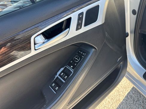 Used 2015 Hyundai Genesis 3.8 w/ Option Group 02 image 13