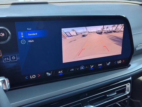 New 2026 Chevrolet Traverse LT w/ Sun and Wheel Package FWD image 12
