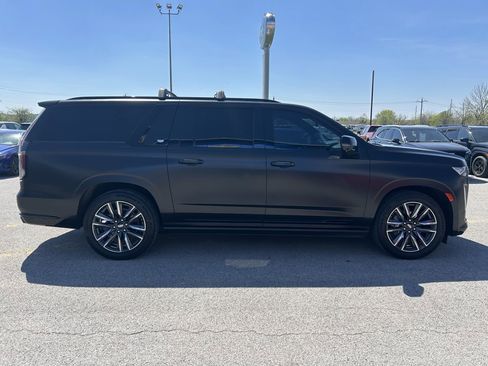 Used 2022 Cadillac Escalade ESV Sport w/ Touring Package AWD/4WD image 4