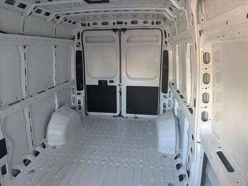New 2026 RAM ProMaster 2500 w/ Quick Order Package 22G SLT image 16