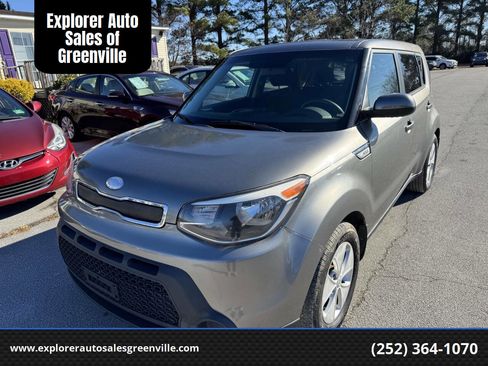 Used 2015 Kia Soul FWD image 2