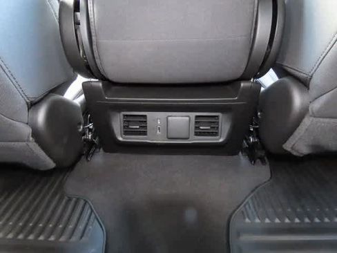 Used 2023 Chevrolet Silverado 1500 LT image 23