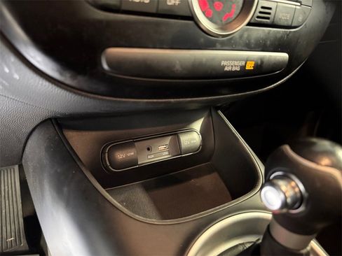Certified 2017 Kia Soul + w/ Designer's Package image 30