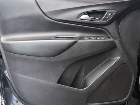Used 2020 Chevrolet Equinox LT FWD image 22